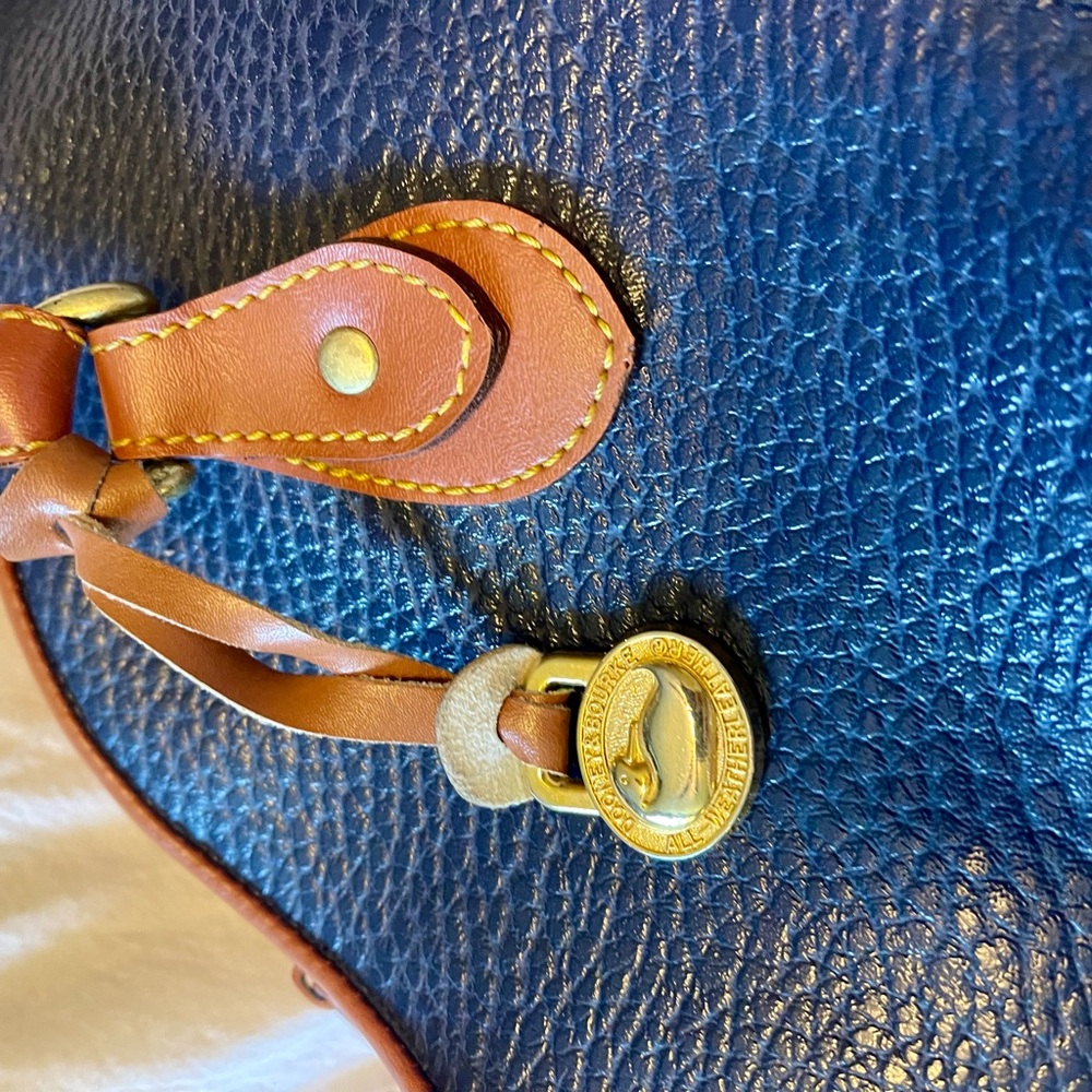 Vintage Dooney & Bourke Navy purse - Picture 5 of 9
